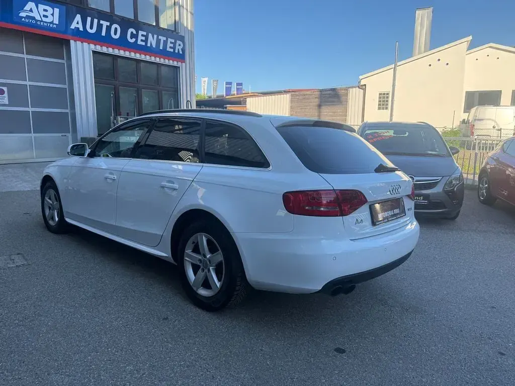 Gebraucht Audi A4 Attraction 160 PS (117 kW) 2011 Weiß Kombi