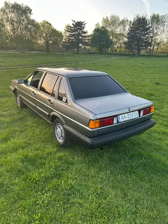 Gebraucht VW Santana 90 PS (66 kW) 1985 Grau Limousine