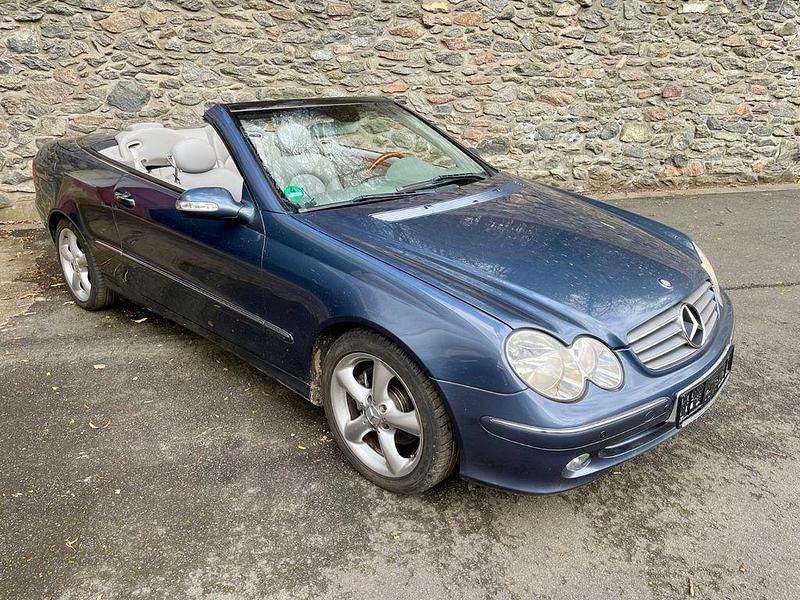 Gebraucht Mercedes CLK240 Elegance 170 PS (125 kW) 2004 Blau Cabrio
