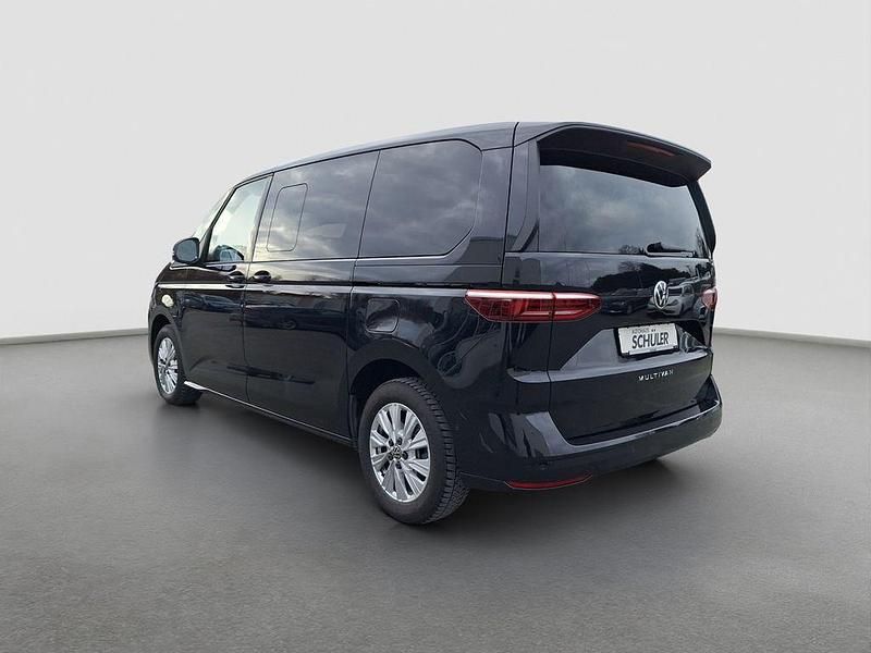 Gebraucht VW Multivan Basis 150 PS (110 kW) 2023 Deep black perleffekt Van