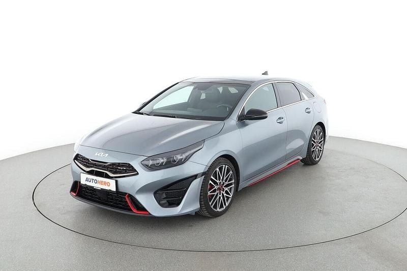 Grau Gebraucht 2022 Kia ProCeed Kleinwagen | 26.590 € (Fairer Preis) - Bild 1/3