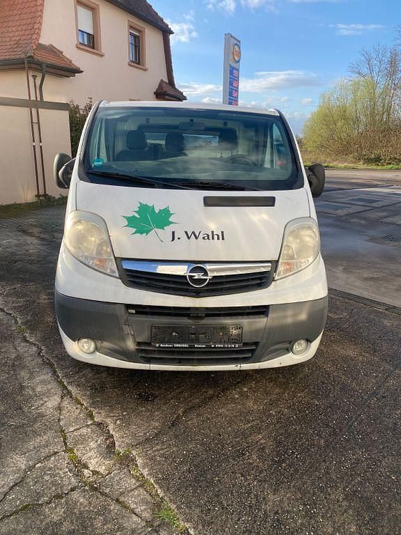 Gebraucht Opel Vivaro 114 PS (83 kW) 2011 Weiß Van / Kleinbus