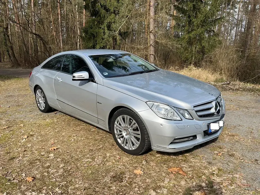 Używany Mercedes E200 Avantgarde 184 KM (135 kW) 2011 Srebrny Coupe