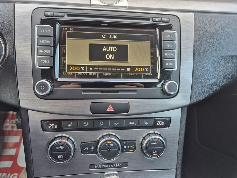 Gebraucht VW Passat Comfortline 140 PS (102 kW) 2013 Blau Kombi