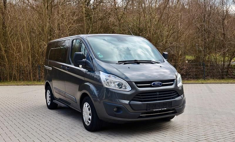 Gebraucht Ford Tourneo 130 PS (95 kW) 2016 Grau Van / Kleinbus