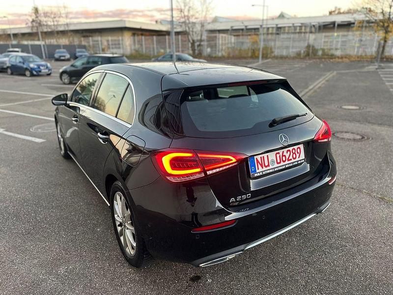 Gebraucht Mercedes A250 224 PS (164 kW) 2018 Schwarz Limousine