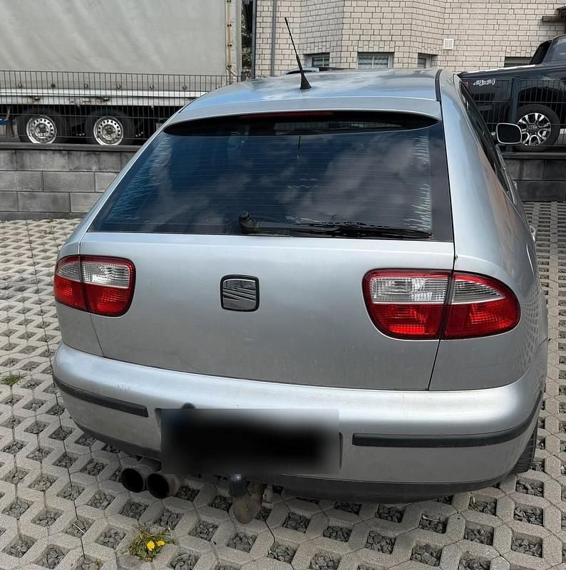 Usata Seat Leon 180 CV (132 kW) 2000 Argento Utilitaria