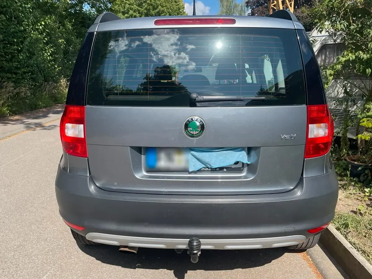 Gebraucht Skoda Yeti 105 PS (77 kW) 2013 Grau SUV