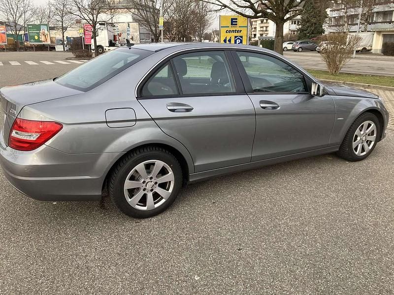 Gebraucht Mercedes C220 170 PS (125 kW) 2011 Grau Limousine
