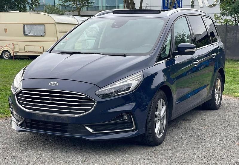 Blau Gebraucht 2022 Ford Galaxy Titanium Van / Kleinbus | 15.900 € (Superpreis) - Bild 1/4