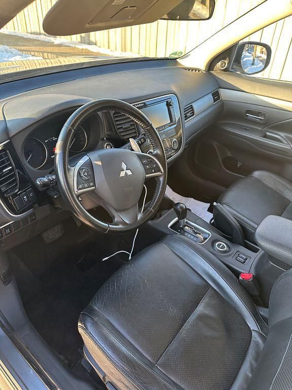 Gebraucht Mitsubishi Outlander Intense 150 PS (110 kW) 2013 Blau SUV