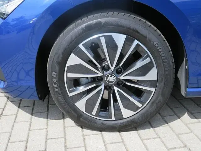 Gebraucht Skoda Superb Selection 150 PS (110 kW) 2025 Blau Kombi