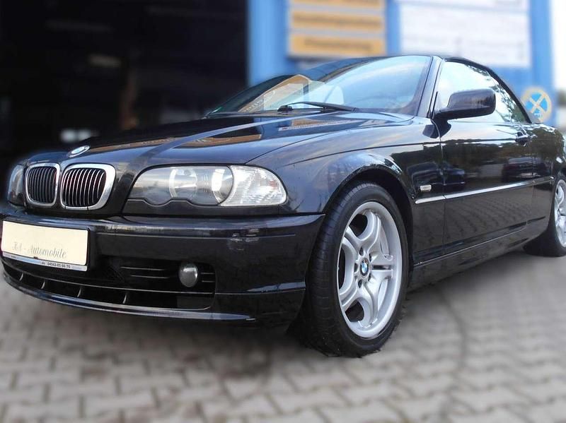 Schwarz Gebraucht 2002 BMW 325 Cabriolet Cabrio | 7.290 € - Bild 1/4
