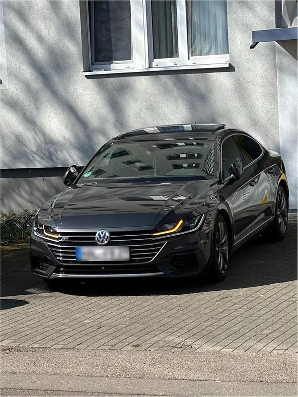 Gebraucht VW Arteon 190 PS (139 kW) 2019 Grau Kleinwagen