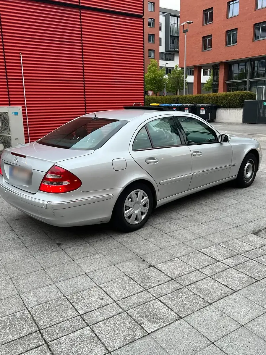 Gebraucht Mercedes E240 177 PS (130 kW) 2003 Grau Limousine