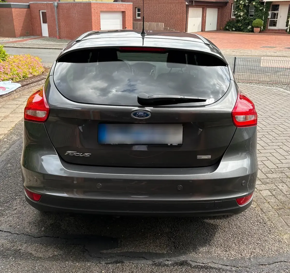 Gebraucht Ford Focus Business Edition 125 PS (91 kW) 2015 Grau Limousine
