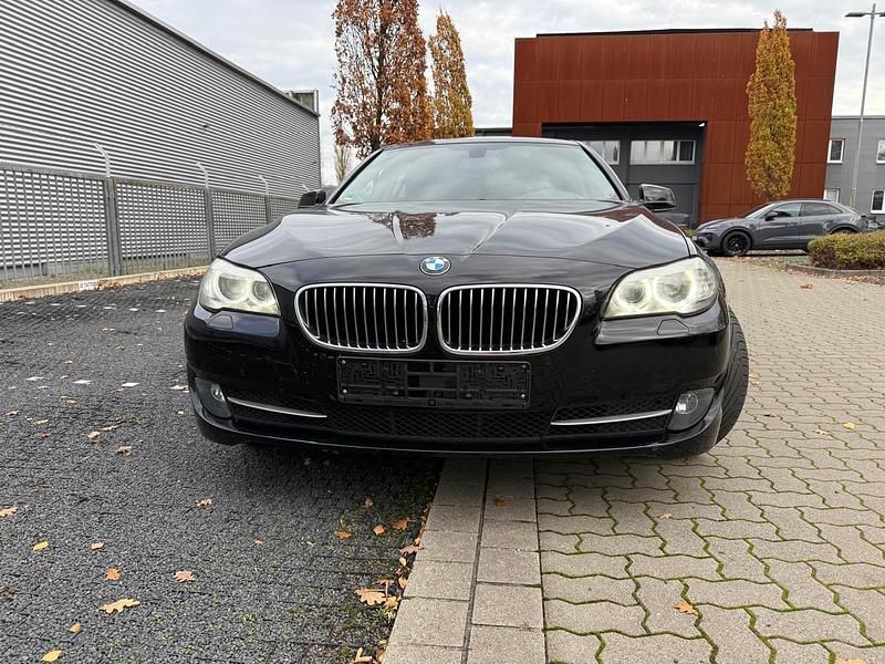 Gebraucht BMW 520 183 PS (134 kW) 2012 Schwarz Limousine