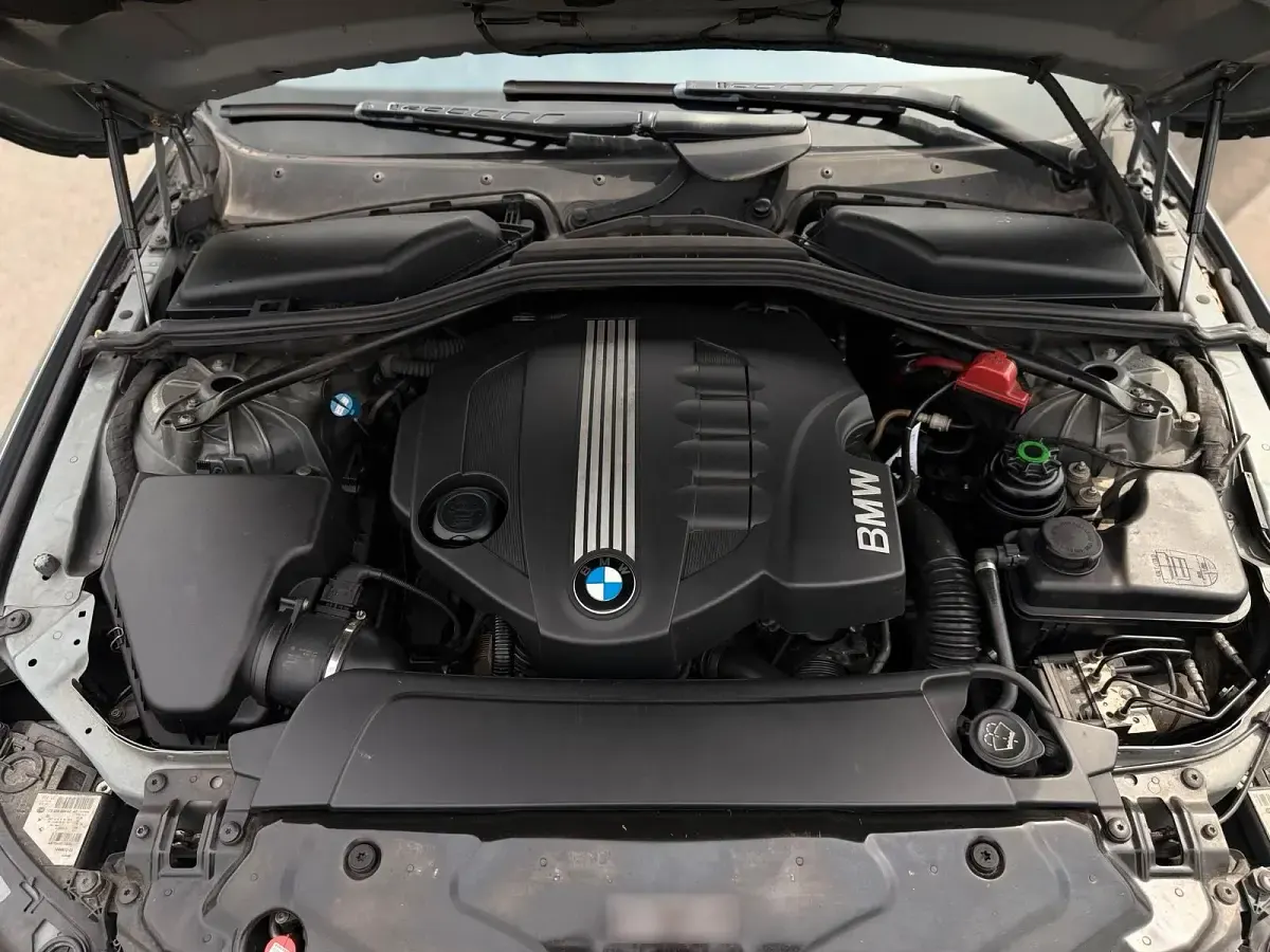 Gebraucht BMW 520 177 PS (130 kW) 2007 Silber Kombi
