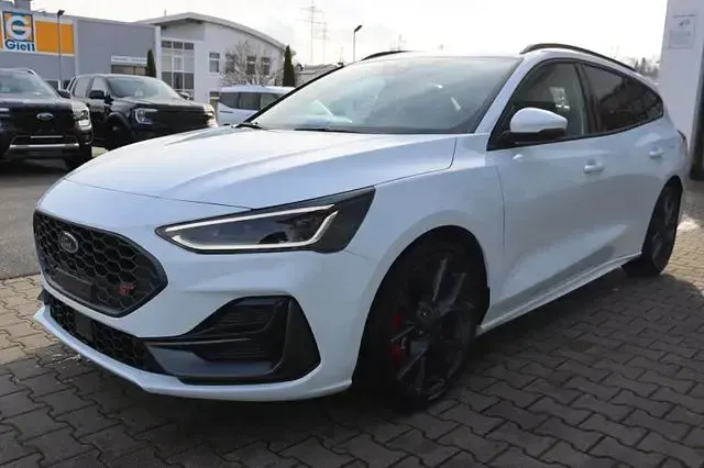 Neu Ford Focus ST 280 PS (205 kW) 2026 Frozen white Kombi