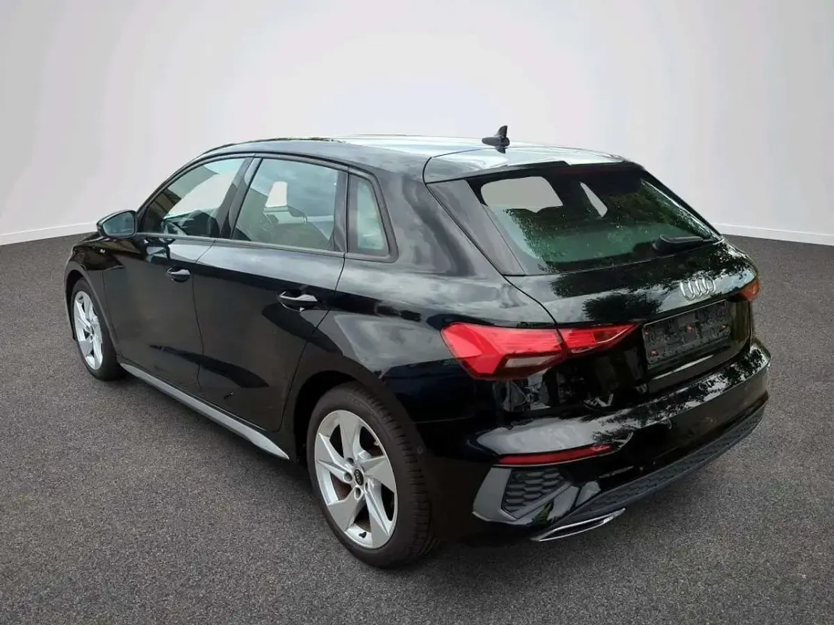 Gebraucht Audi A3 S-Line 116 PS (85 kW) 2022 Schwarz Limousine