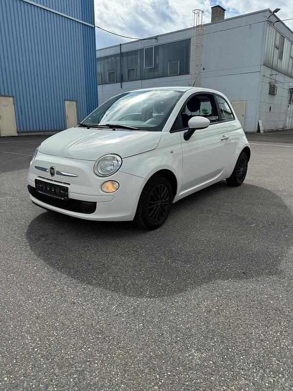 Weiß Gebraucht 2010 Fiat 500 Kleinwagen | 3.999 € (Guter Preis) - Bild 1/4