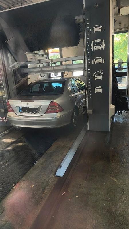 Silber Gebraucht 2000 Mercedes C200 Avantgarde Limousine | 3.100 € (Fairer Preis) - Bild 1/4