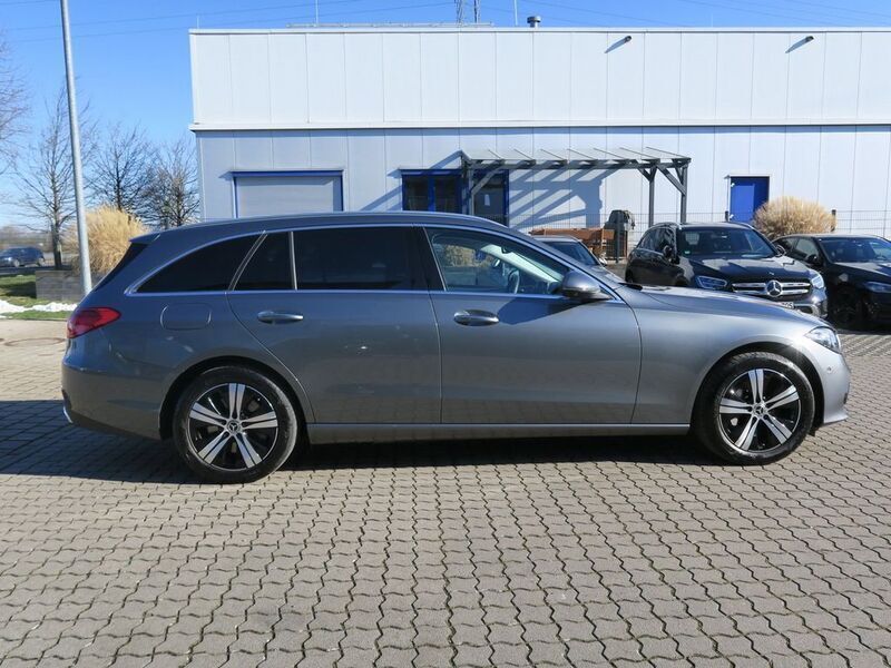 Gebraucht Mercedes C300e Advanced Plus 204 PS (150 kW) 2023 Grau Limousine