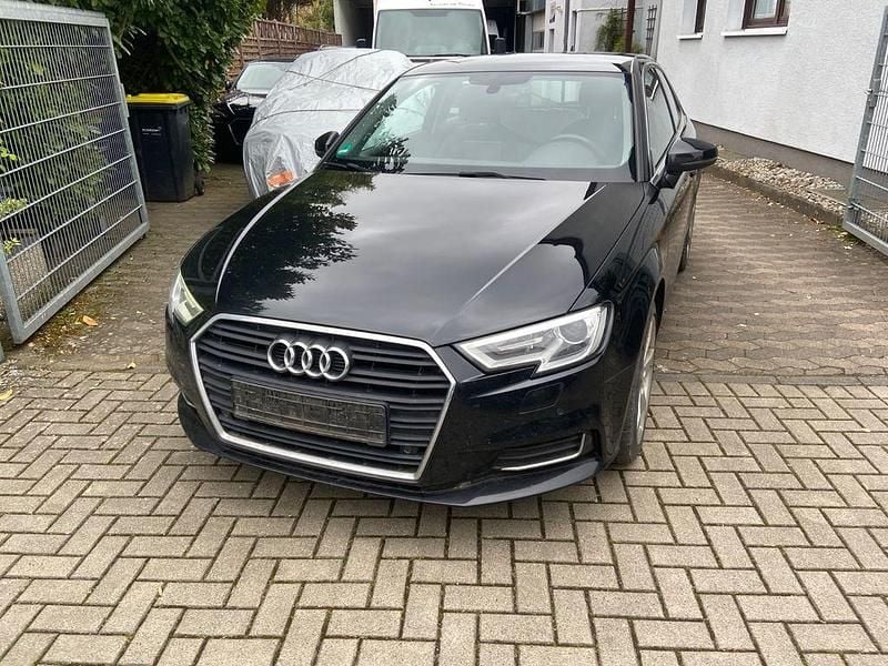 Gebraucht Audi A3 Design 110 PS (80 kW) 2016 Schwarz Limousine