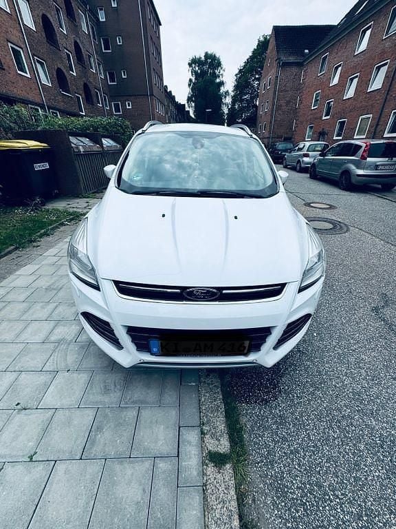 Weiß Gebraucht 2014 Ford Kuga SYNC Edition SUV | 8.400 € (Guter Preis) - Bild 1/4