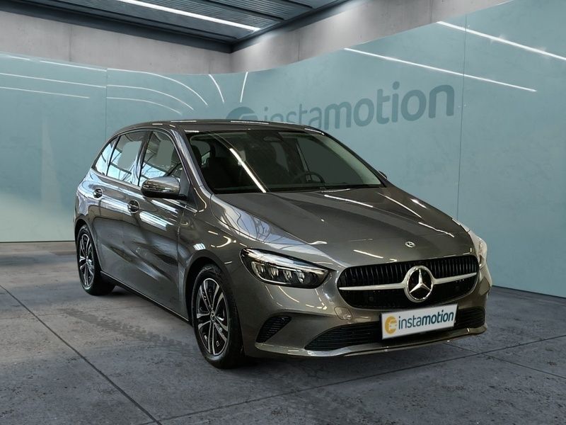 Grau Gebraucht 2025 Mercedes B220 Van / Kleinbus | 42.860 € (Teuer) - Bild 1/3