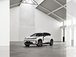 Neu Lynk & Co 08 345 PS (253 kW) 2026 Schwarz SUV