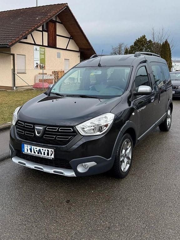 Schwarz Gebraucht 2020 Dacia Dokker Stepway Van / Kleinbus | 12.300 € (Fairer Preis) - Bild 1/4