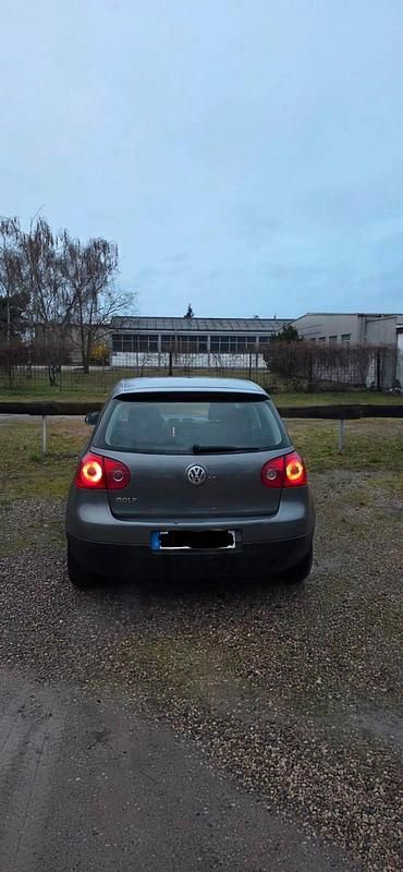 Gebraucht VW Golf IV 81 PS (59 kW) 2005 Grau Limousine