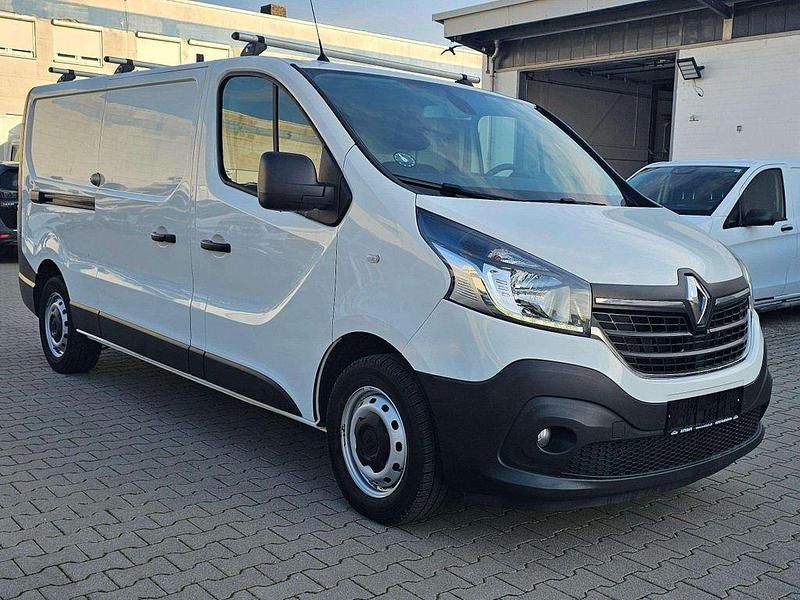 Gebraucht Renault Trafic Komfort 145 PS (106 kW) 2022 Gletscherweiss Van / Kleinbus