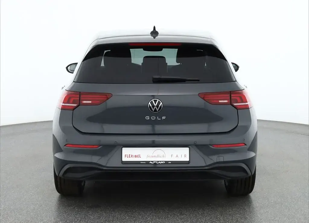 Neu VW Golf VIII 116 PS (85 kW) 2026 Delfingraumet. Limousine