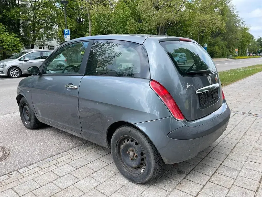 Gebraucht Lancia Ypsilon 95 PS (69 kW) 2004 Grau Kleinwagen