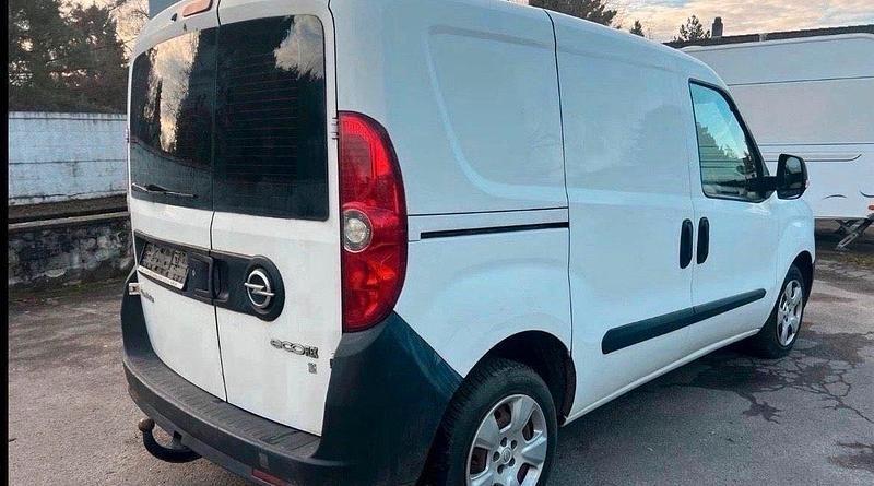 Usata Opel Combo 90 CV (66 kW) 2013 Bianco Monovolume