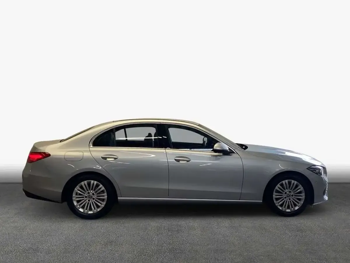 Gebraucht Mercedes C220 Avantgarde 200 PS (147 kW) 2025 Grau Limousine