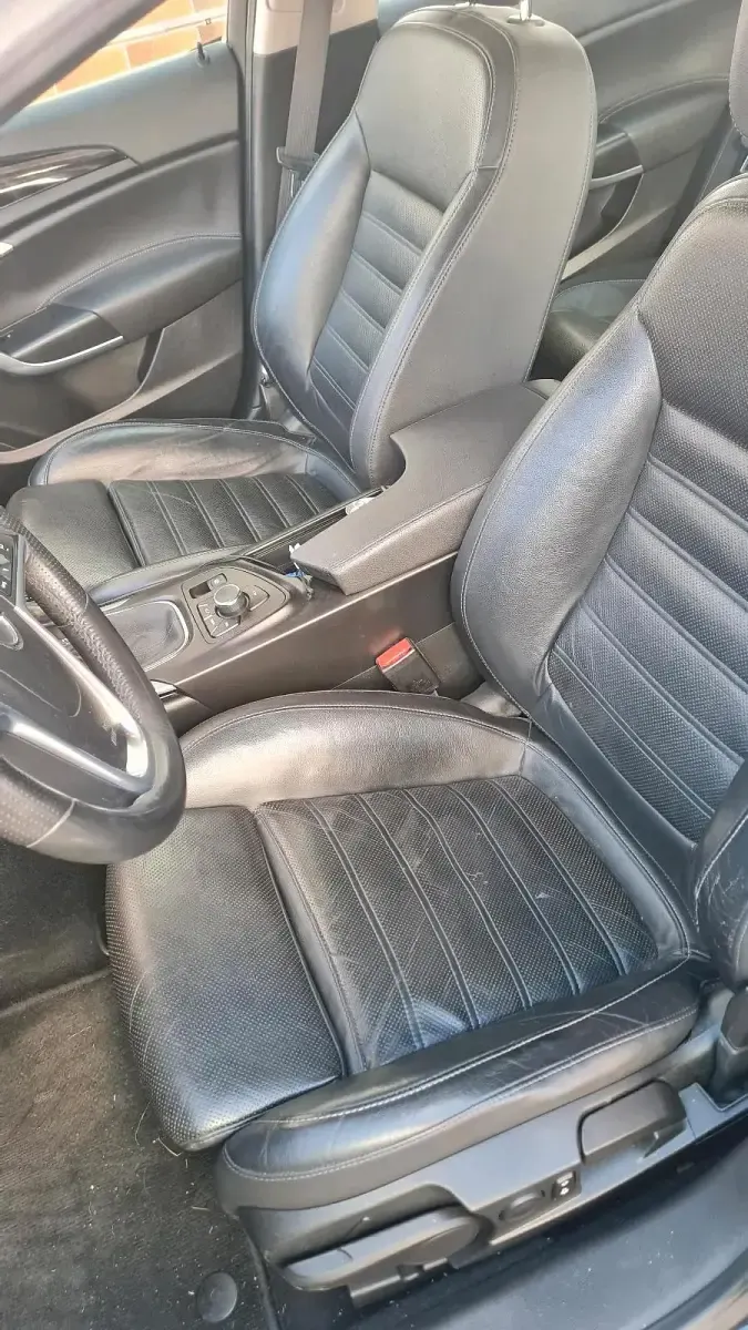 Gebraucht Opel Insignia 163 PS (119 kW) 2009 Schwarz Limousine