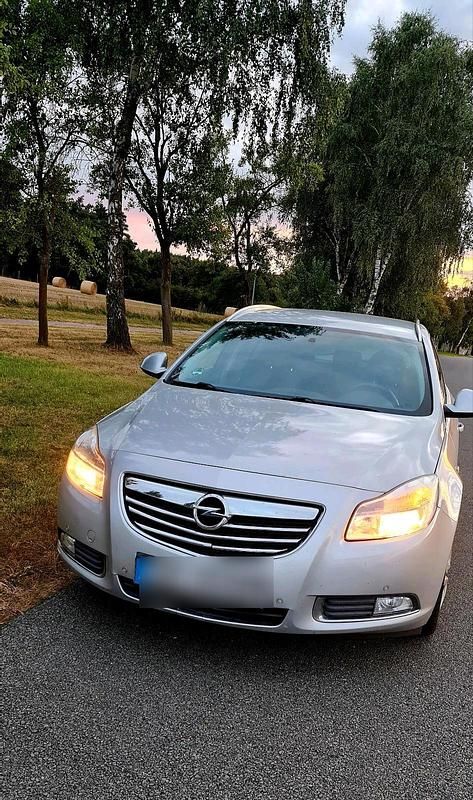 Silber Gebraucht 2011 Opel Insignia Kombi | 2.500 € (Guter Preis) - Bild 1/4