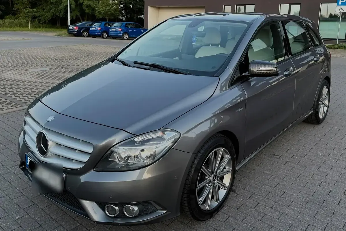 Gebraucht Mercedes B200 157 PS (115 kW) 2012 Weiß Kleinwagen