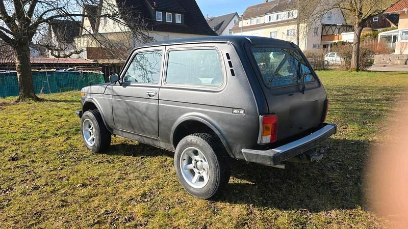 Gebraucht Lada niva 81 PS (59 kW) 2008 Grau SUV