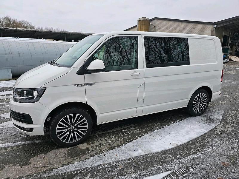 Gebraucht VW Transporter 150 PS (110 kW) 2019 Weiß Van