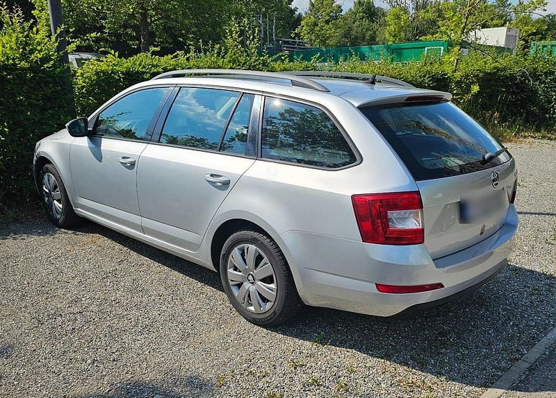 Gebraucht Skoda Octavia 110 PS (80 kW) 2016 Silber Kleinwagen
