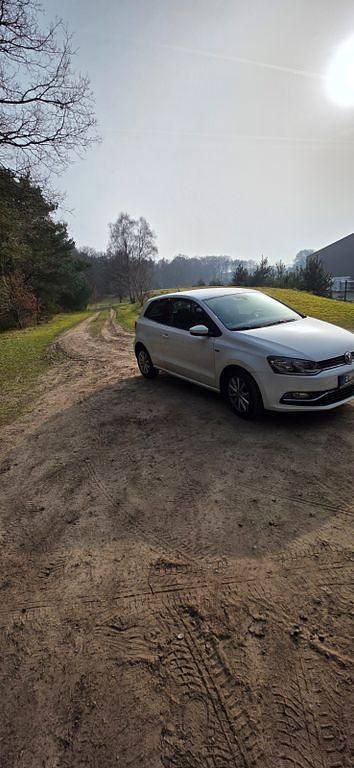 Gebraucht VW Polo LOUNGE 75 PS (55 kW) 2015 Weiß Kleinwagen