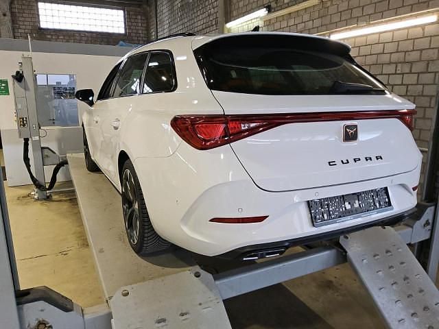 Usata Cupra Leon 150 CV (110 kW) 2024 Bianco Station wagon