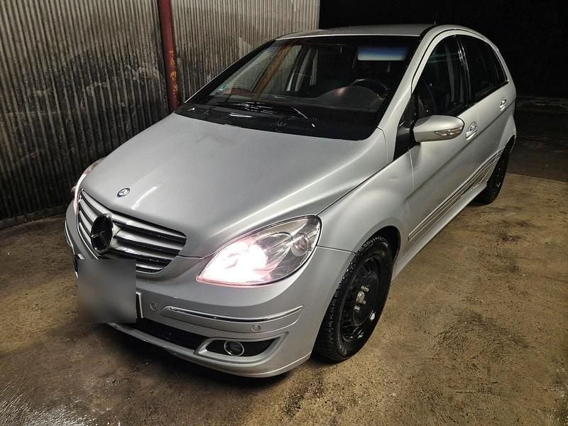 Silber Gebraucht 2005 Mercedes B200 Van / Kleinbus | 2.350 € (Superpreis) - Bild 1/4