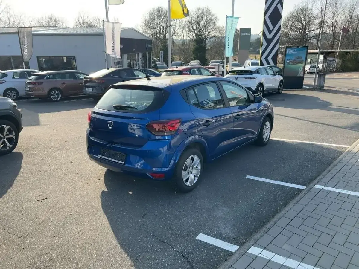 Gebraucht Dacia Sandero Essentiel 67 PS (49 kW) 2021 Blau Kleinwagen