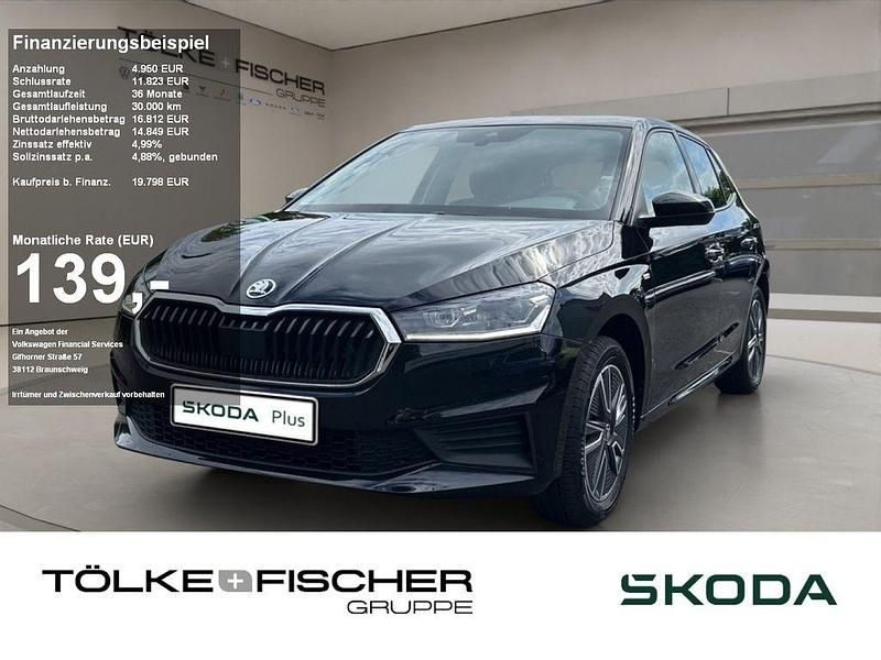 Schwarz magic perleffekt (metallic) Gebraucht 2023 Skoda Fabia Tour Limousine | 19.798 € (Fairer Preis) - Bild 1/4
