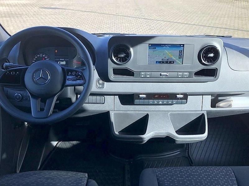 Gebraucht Mercedes Sprinter 170 PS (125 kW) 2023 Obsidianschwarz metallic Van